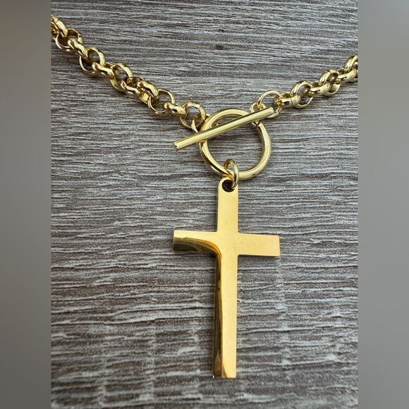 Gold Cross Charm Necklace A1536 - Picture 3 of 4